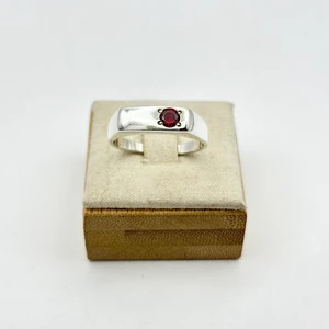 Серебряное кольцо с фианитом